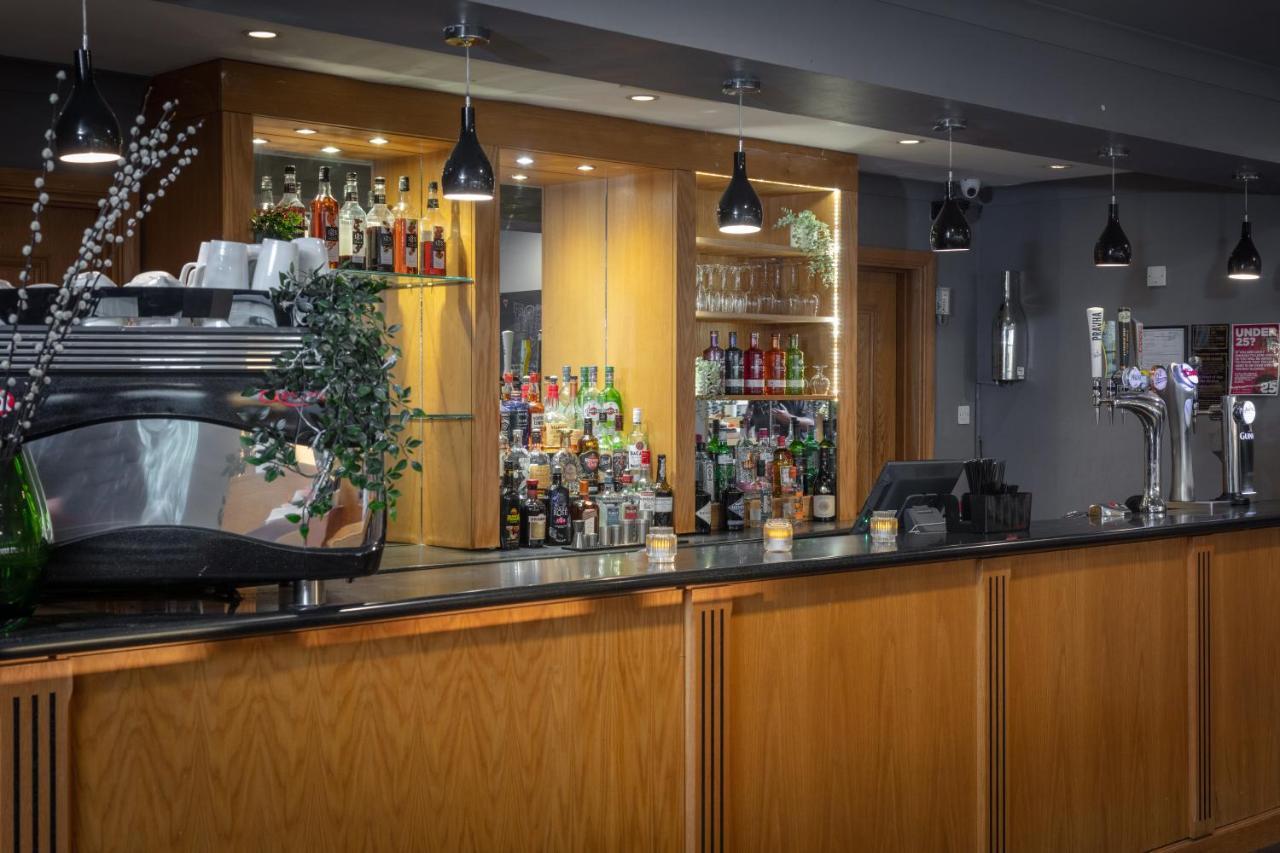 Hampshire Court Hotel & Spa Basingstoke Exterior foto