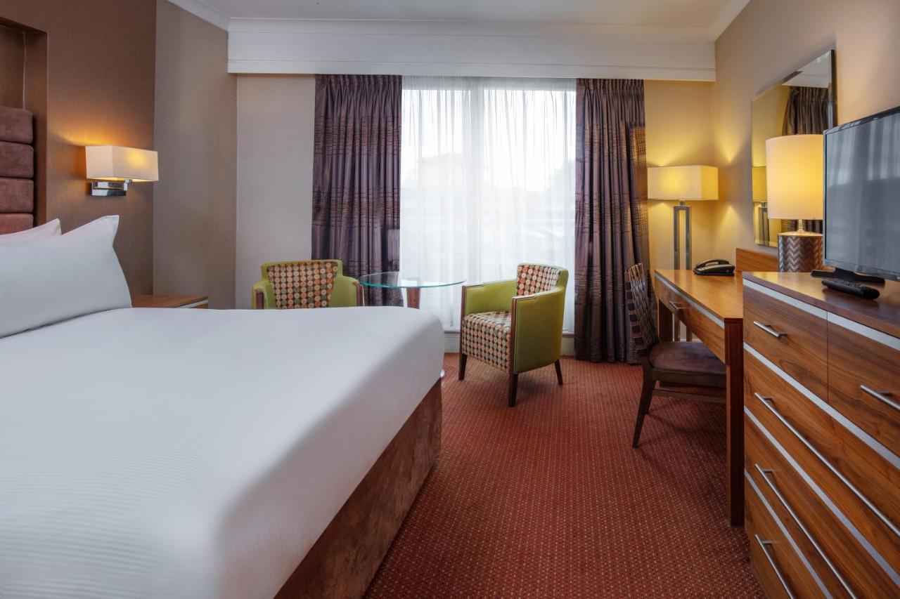 Hampshire Court Hotel & Spa Basingstoke Exterior foto