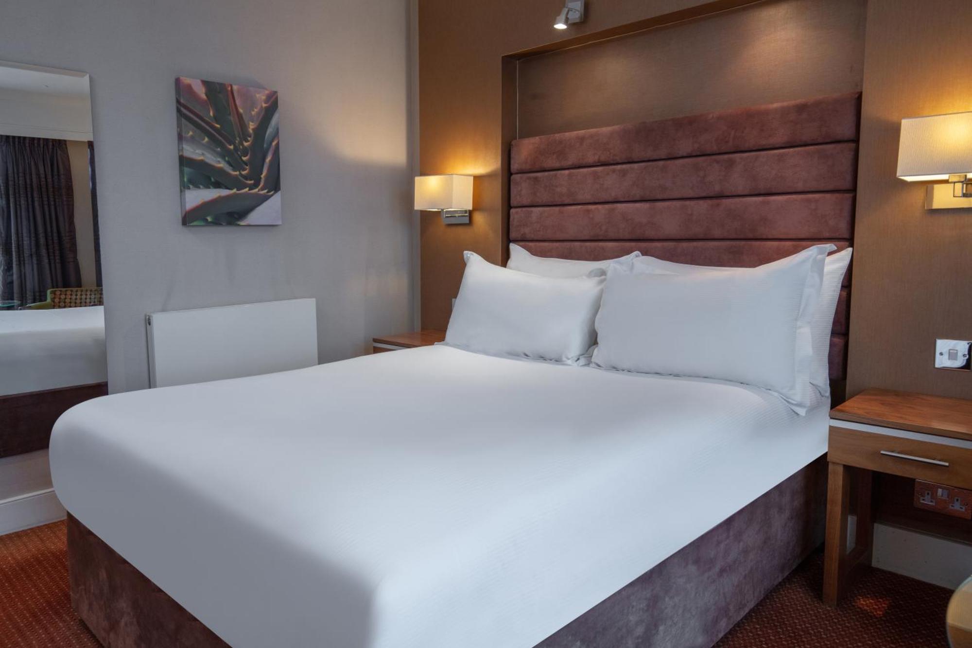 Hampshire Court Hotel & Spa Basingstoke Zimmer foto