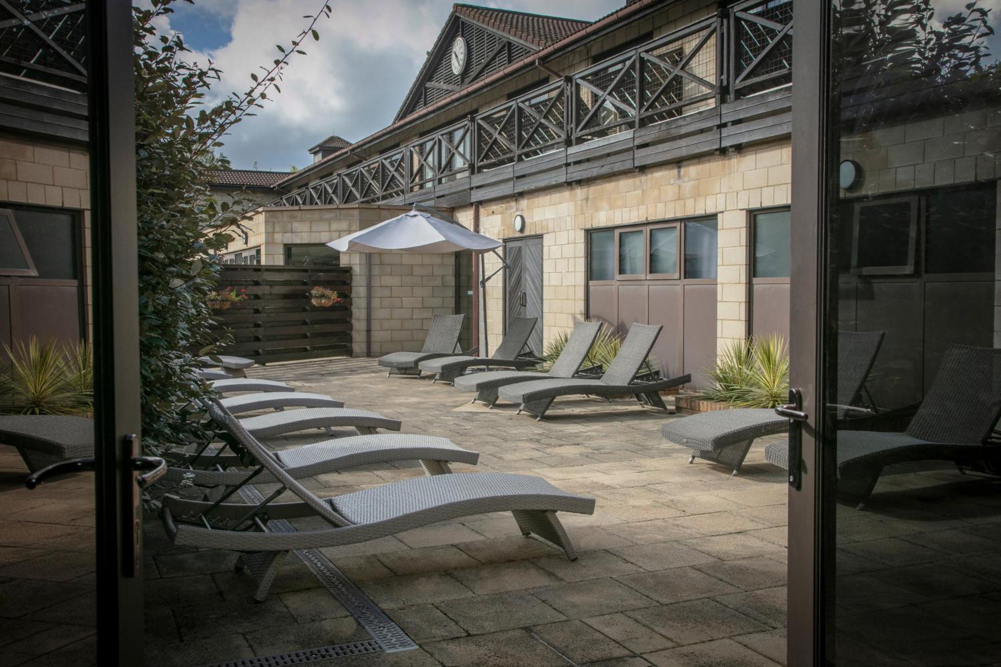 Hampshire Court Hotel & Spa Basingstoke Exterior foto