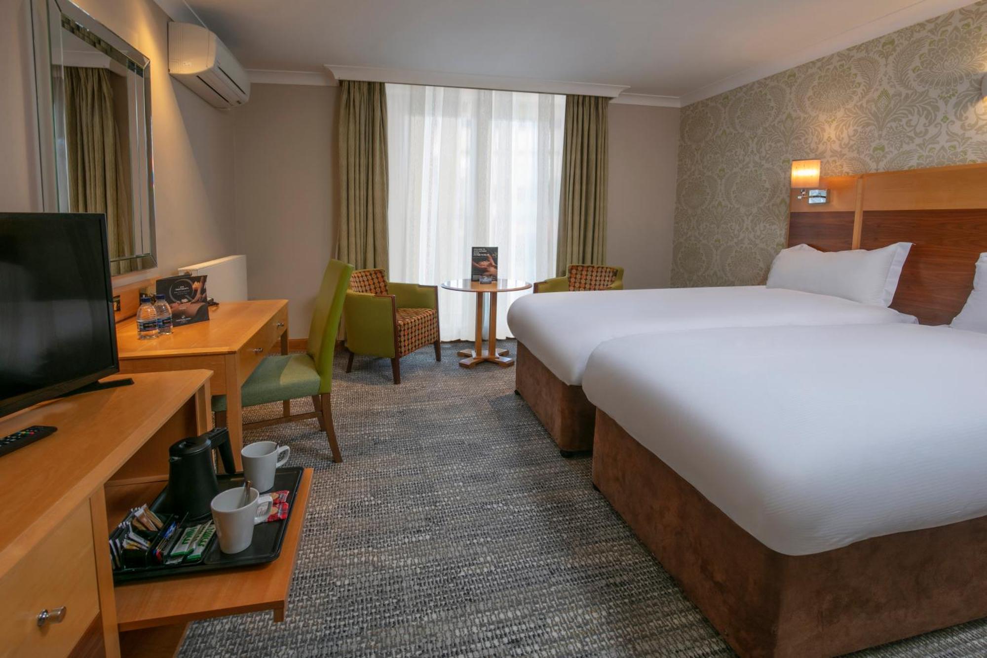 Hampshire Court Hotel & Spa Basingstoke Exterior foto