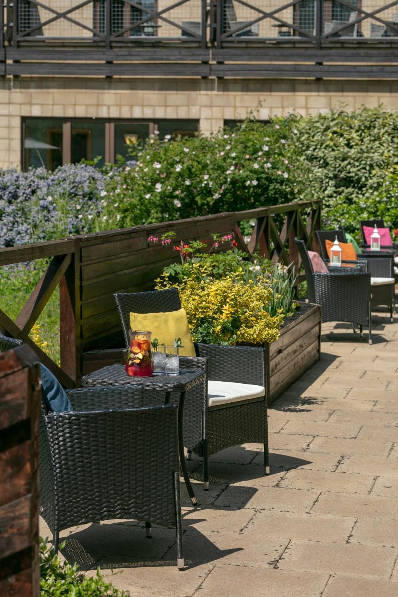 Hampshire Court Hotel & Spa Basingstoke Exterior foto