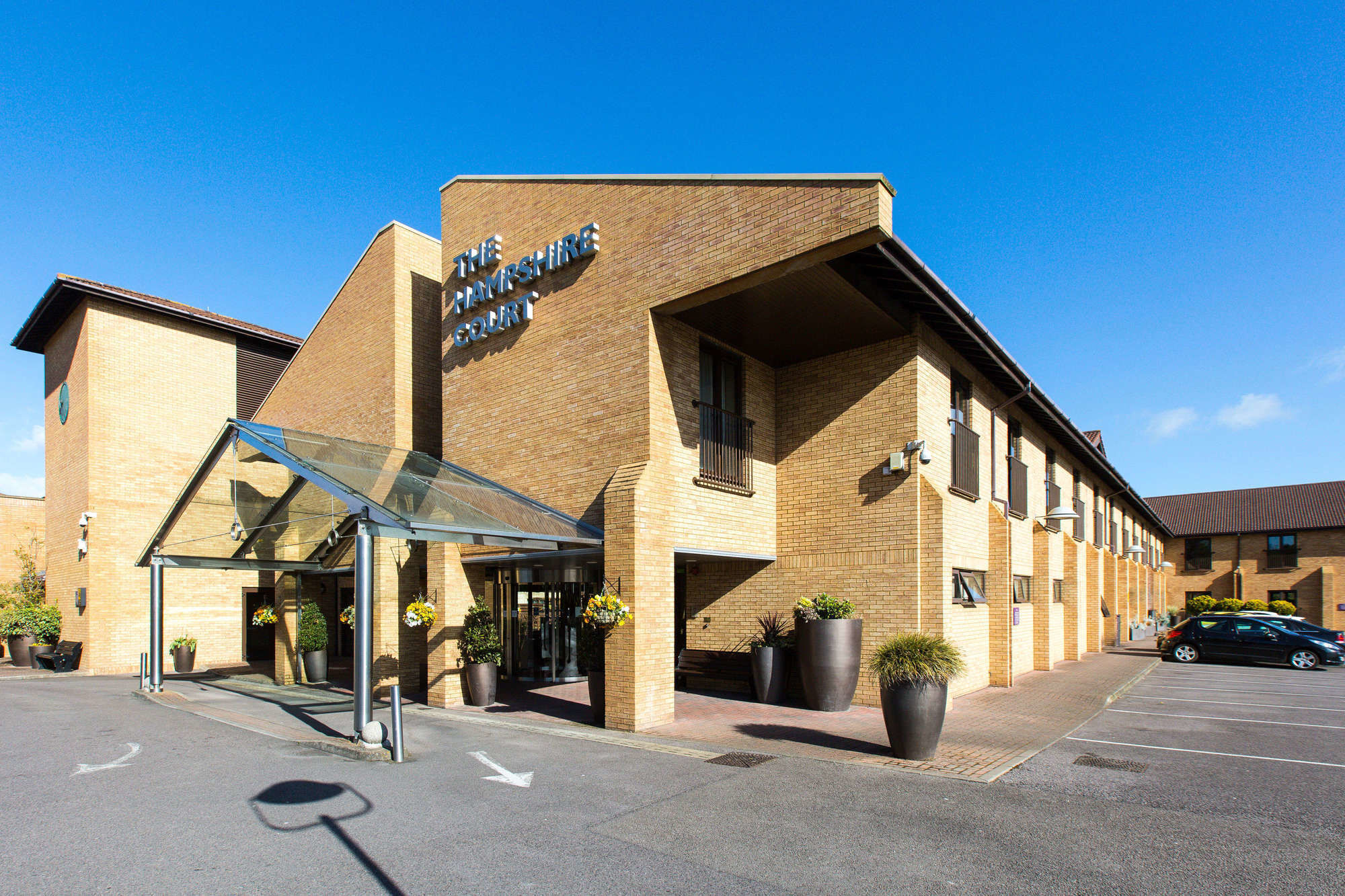 Hampshire Court Hotel & Spa Basingstoke Exterior foto