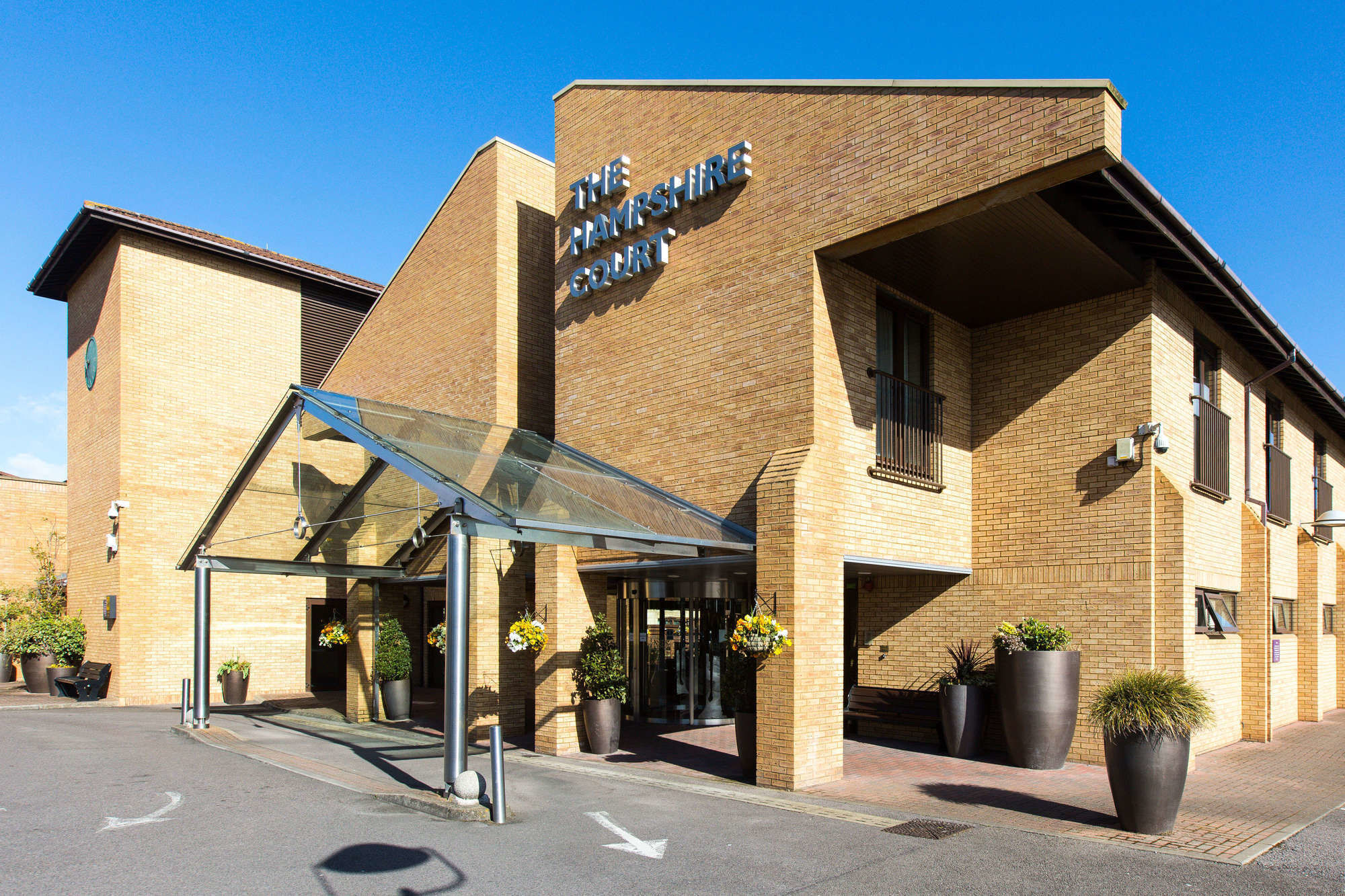 Hampshire Court Hotel & Spa Basingstoke Exterior foto