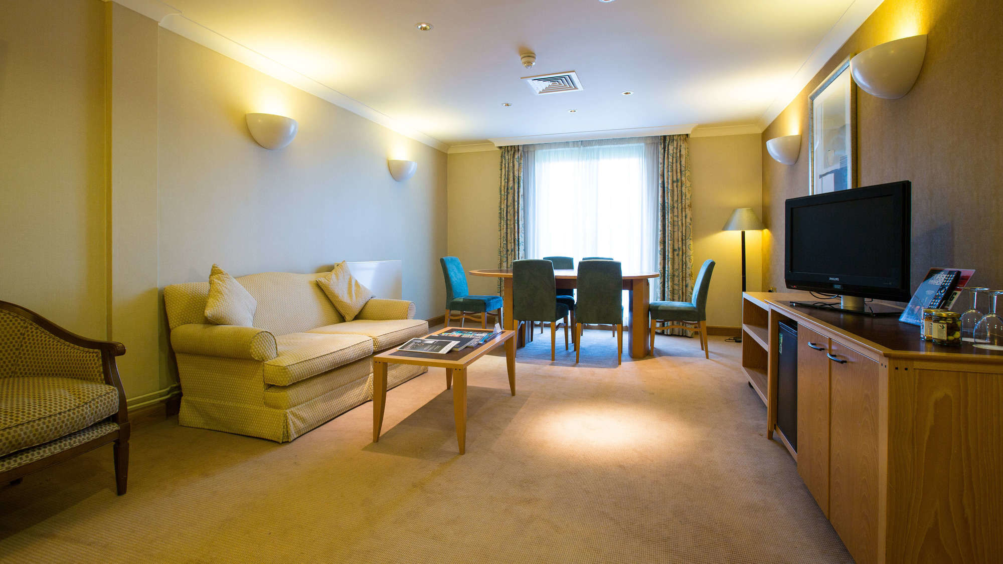 Hampshire Court Hotel & Spa Basingstoke Exterior foto